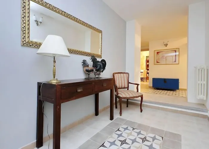 Bright Flat With Wonderful Views In The Centre Apartamento