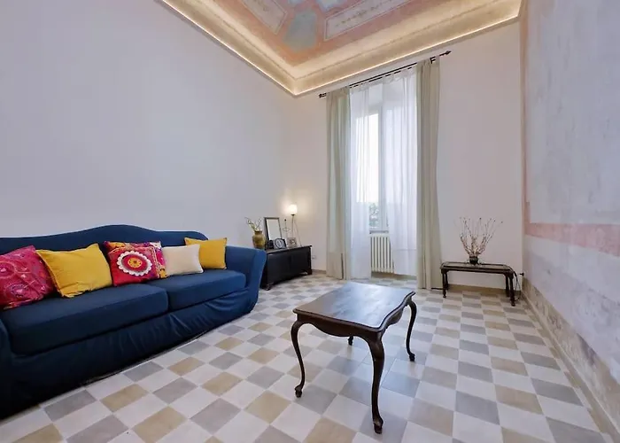 Bright Flat With Wonderful Views In The Centre