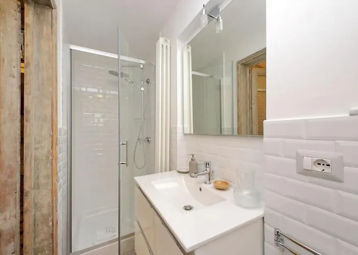 Apartamento Bright Flat With Wonderful Views In The Centre *