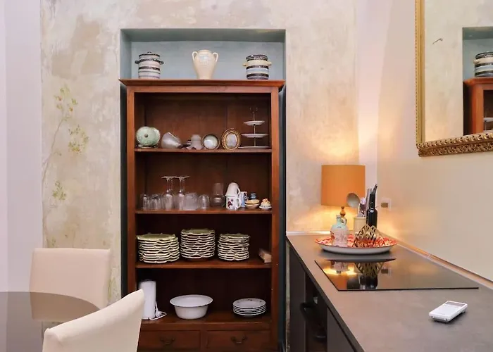Bright Flat With Wonderful Views In The Centre *