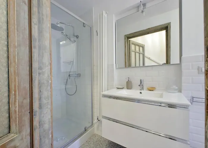 Bright Flat With Wonderful Views In The Centre Apartamento