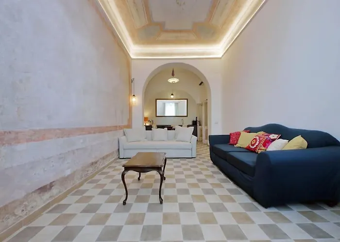 Bright Flat With Wonderful Views In The Centre Apartamento
