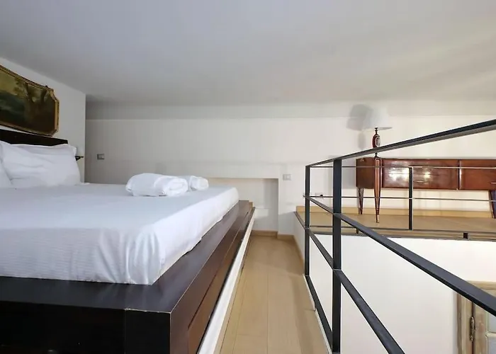 Bright Flat With Wonderful Views In The Centre Apartamento Roma