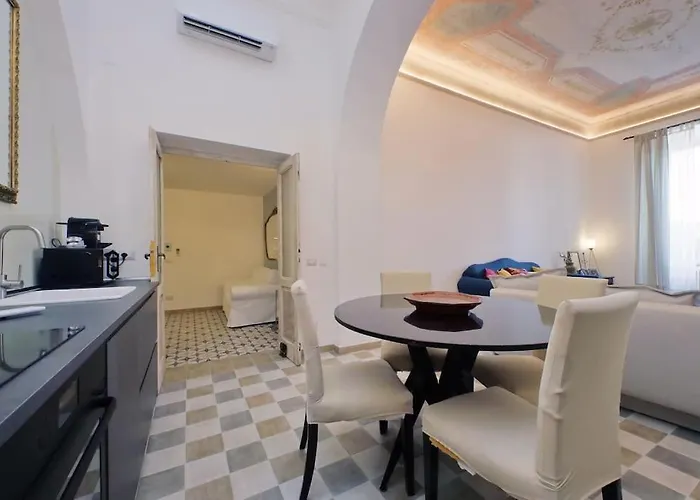 Bright Flat With Wonderful Views In The Centre
